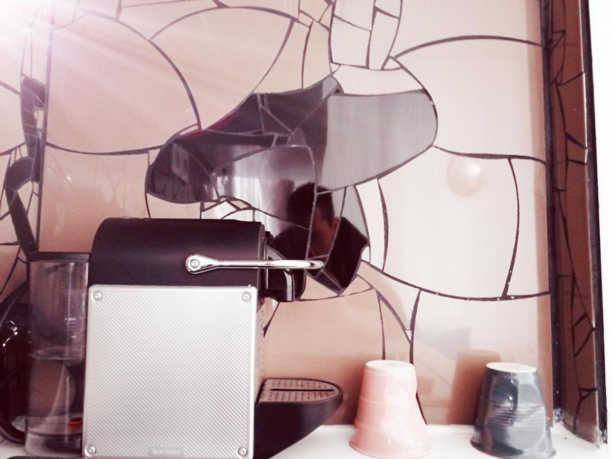 Studio Situe Dans Un Quartier Calme Et Residentiel A Montrouge A Seulement 2 Minutes Du Metro Zewnętrze zdjęcie