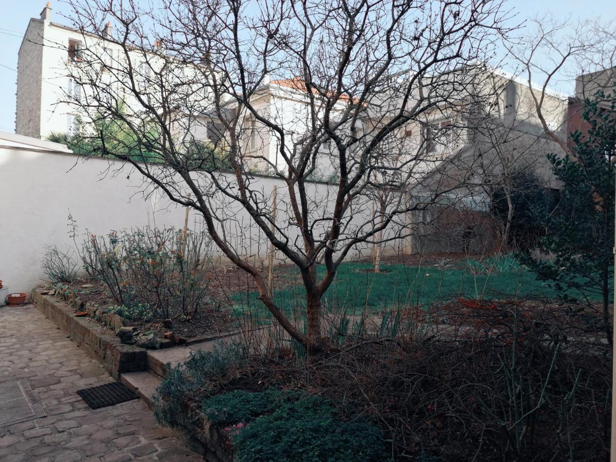 Studio Situe Dans Un Quartier Calme Et Residentiel A Montrouge A Seulement 2 Minutes Du Metro Zewnętrze zdjęcie