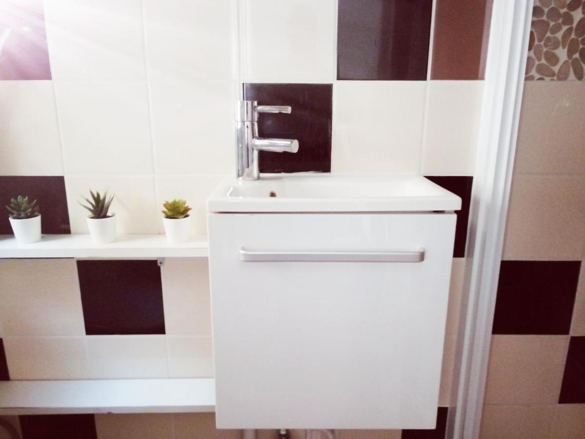Studio Situe Dans Un Quartier Calme Et Residentiel A Montrouge A Seulement 2 Minutes Du Metro Zewnętrze zdjęcie